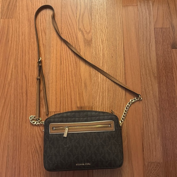 Michael Kors Crossbody Purse - Picture 1 of 4